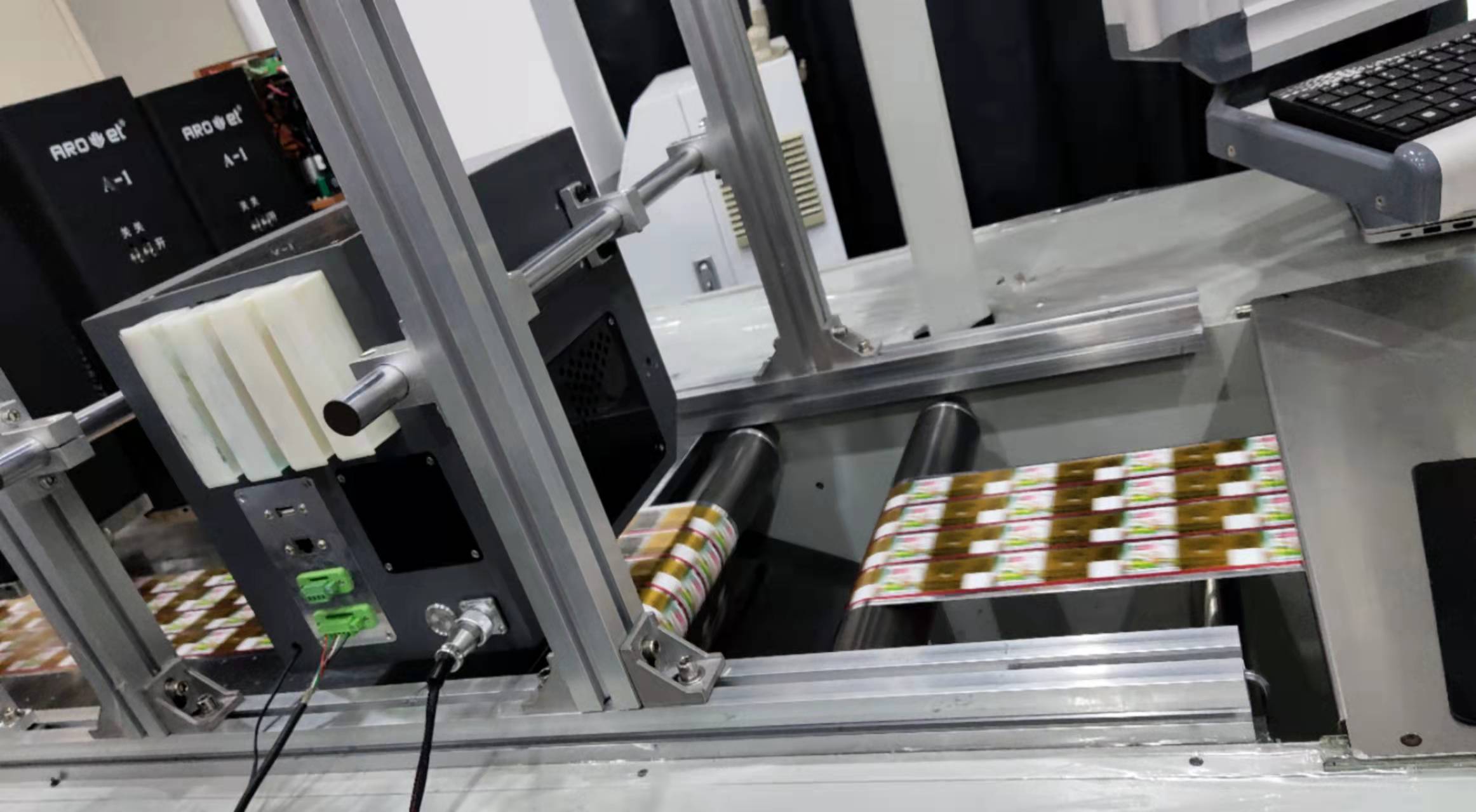 喷码知识：喷码机是干什么的？